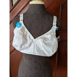 Bali Double Support Wirefree Bra Style 3372 Spa White Size 42C Lace Design
